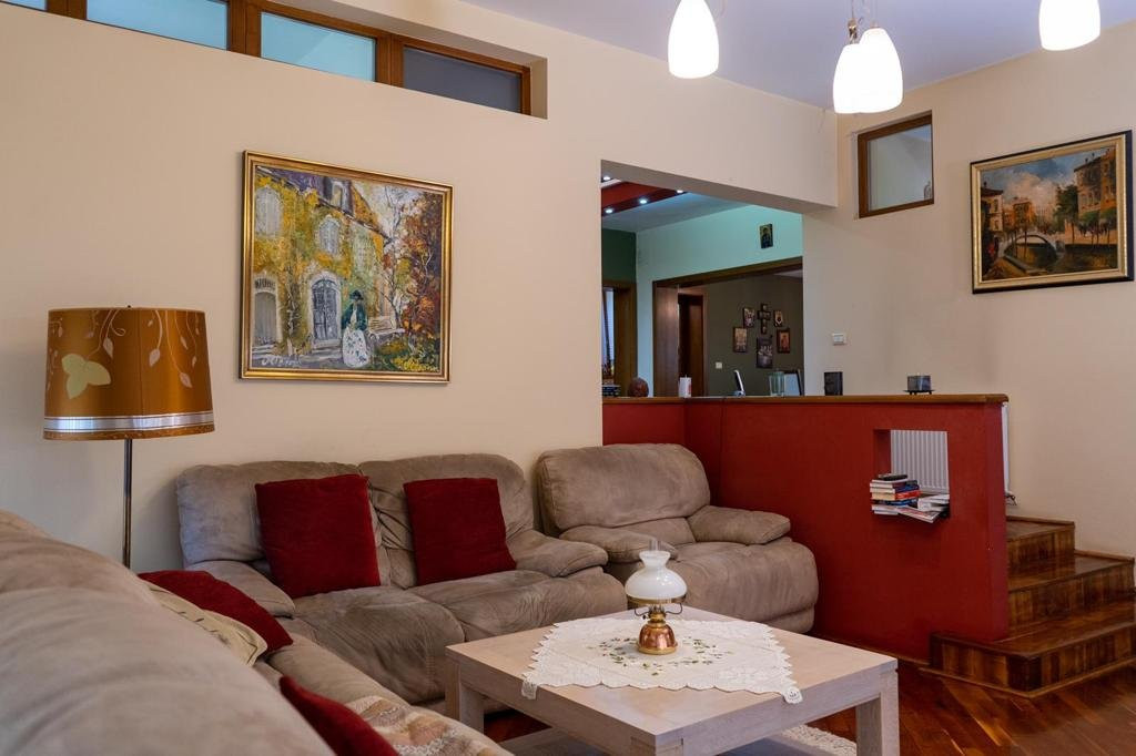Casa individuala cu Garaj 360mp Utili, Zona Crisan - ID V4097 51, foxfort.ro