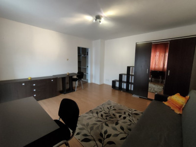 De inchiriat apartament cu o camera, zona Shopping City - ID C4104