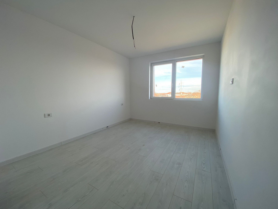 Apartament cu 3 camere decomandat, ETAJ 2 - Giroc 16, foxfort.ro