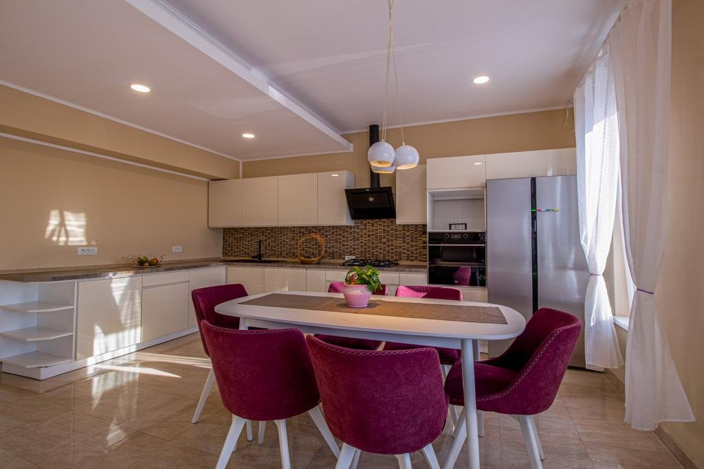 Casa 3 camere cu spatiu comercial in Carani - ID V4331 5, foxfort.ro