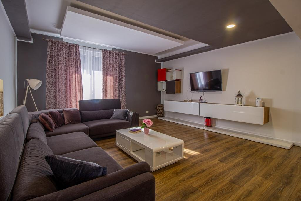 Casa 3 camere cu spatiu comercial in Carani - ID V4331 9, foxfort.ro