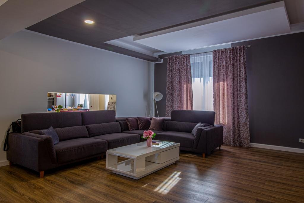 Casa 3 camere cu spatiu comercial in Carani - ID V4331 19, foxfort.ro