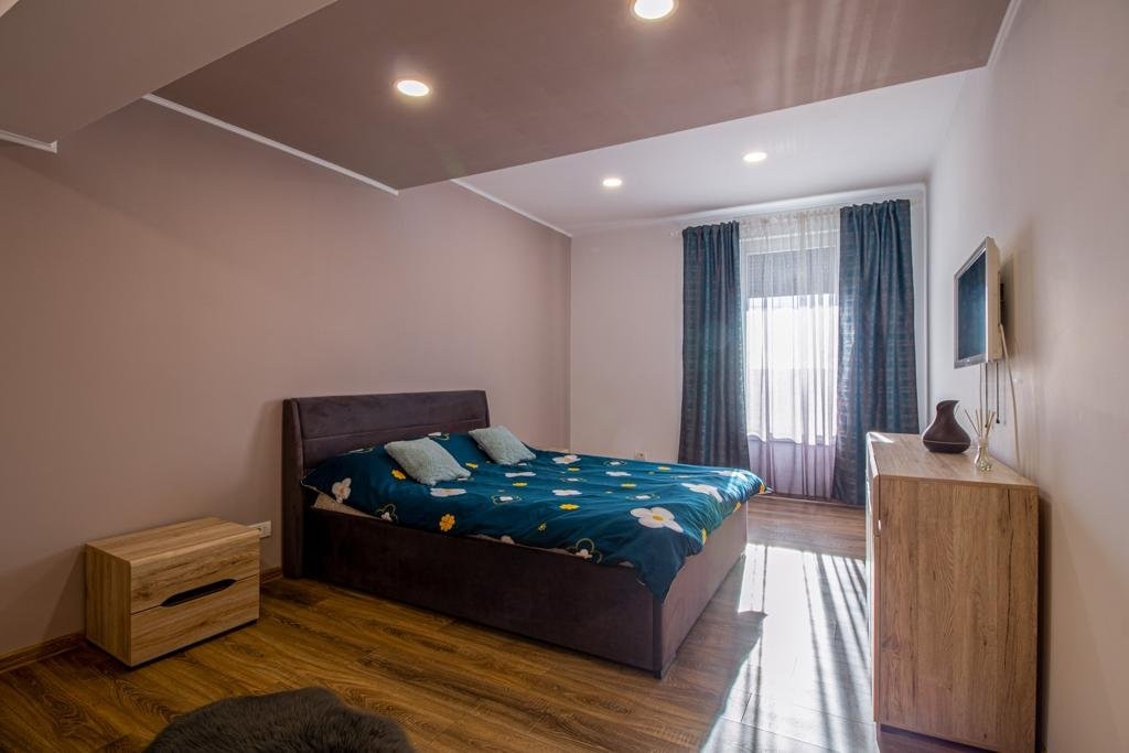 Casa 3 camere cu spatiu comercial in Carani - ID V4331 23, foxfort.ro