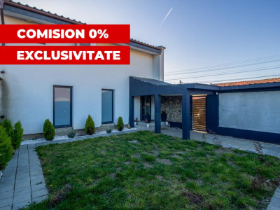 Casa 3 camere cu spatiu comercial in Carani - ID V4331