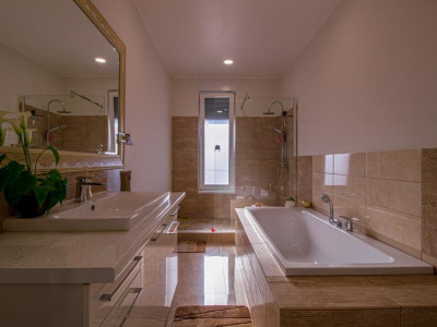 Casa 3 camere cu spatiu comercial in Carani - ID V4331 imagine mica 3, foxfort.ro