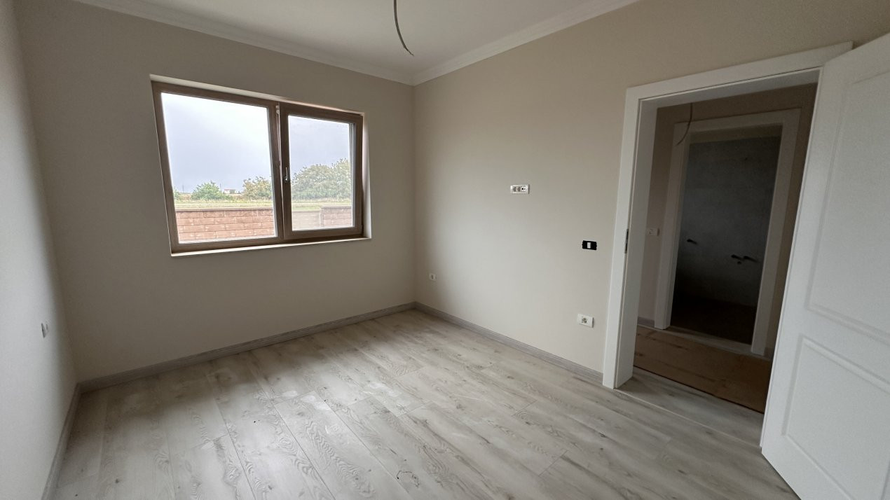 Duplex cu 5 camere despartit prin garaj, zona Giroc  3, foxfort.ro