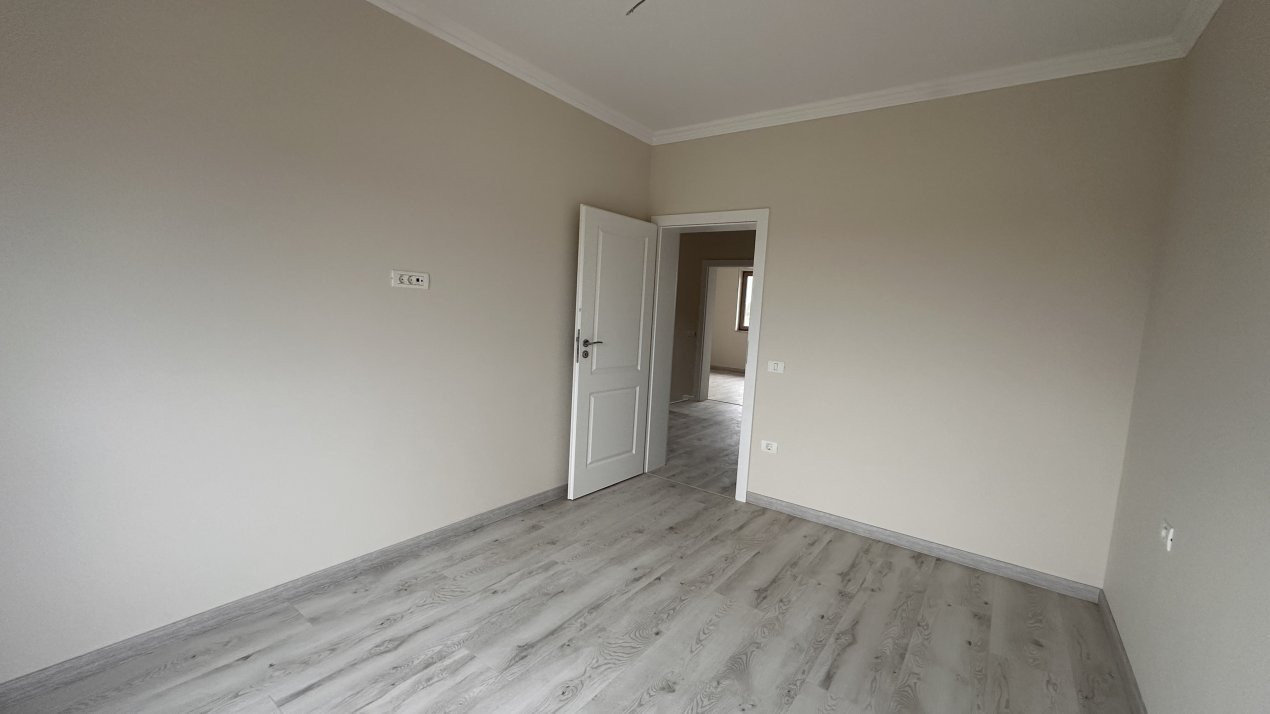 Duplex cu 5 camere despartit prin garaj, zona Giroc  11, foxfort.ro