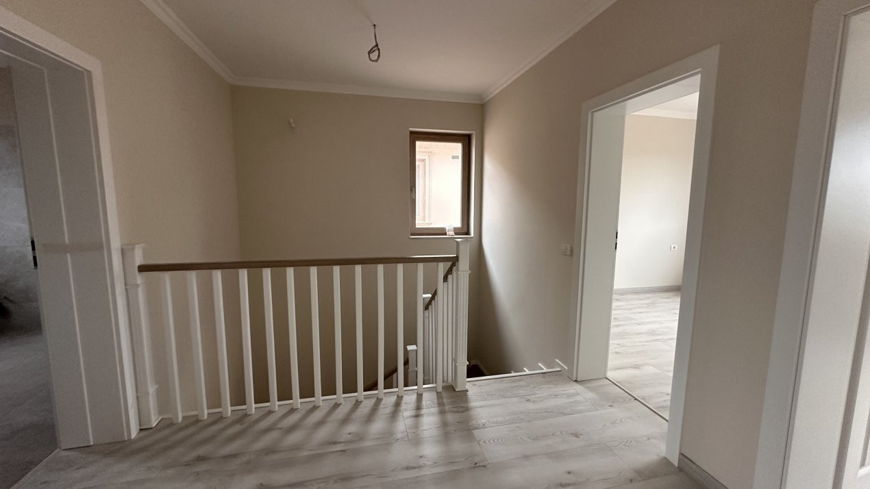 Duplex cu 5 camere despartit prin garaj, zona Giroc  22, foxfort.ro