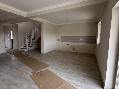 Duplex cu 5 camere despartit prin garaj, zona Giroc  imagine mica 31, foxfort.ro