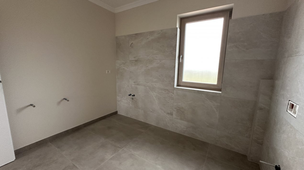 Duplex de vanzare cu 5 camere, despartit prin garaj, zona Giroc  15, foxfort.ro