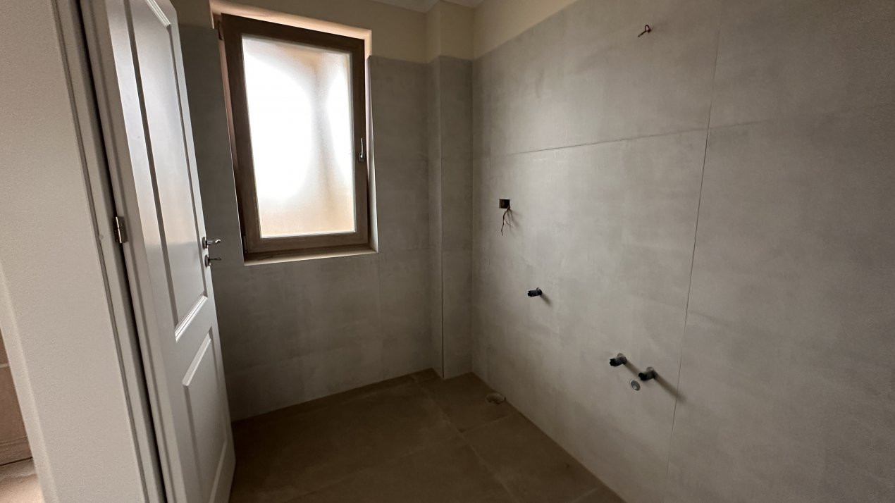 Duplex de vanzare cu 5 camere, despartit prin garaj, zona Giroc  29, foxfort.ro