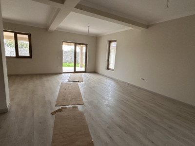 Duplex de vanzare cu 5 camere, despartit prin garaj, zona Giroc imagine mica 2, foxfort.ro