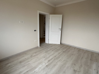 Duplex de vanzare cu 5 camere, despartit prin garaj, zona Giroc imagine mica 4, foxfort.ro