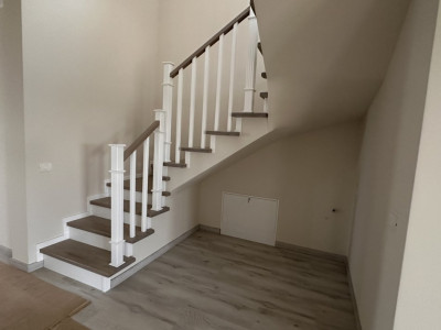 Duplex de vanzare cu 5 camere, despartit prin garaj, zona Giroc imagine mica 6, foxfort.ro