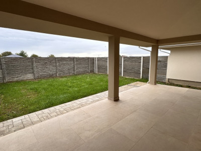 Duplex de vanzare cu 5 camere, despartit prin garaj, zona Giroc imagine mica 7, foxfort.ro