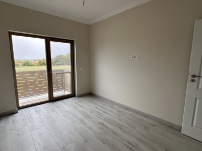 Duplex de vanzare cu 5 camere, despartit prin garaj, zona Giroc imagine mica 8, foxfort.ro