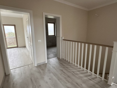 Duplex de vanzare cu 5 camere, despartit prin garaj, zona Giroc imagine mica 12, foxfort.ro