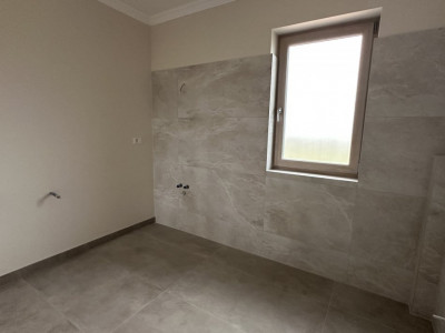 Duplex de vanzare cu 5 camere, despartit prin garaj, zona Giroc imagine mica 15, foxfort.ro