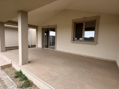 Duplex de vanzare cu 5 camere, despartit prin garaj, zona Giroc imagine mica 16, foxfort.ro
