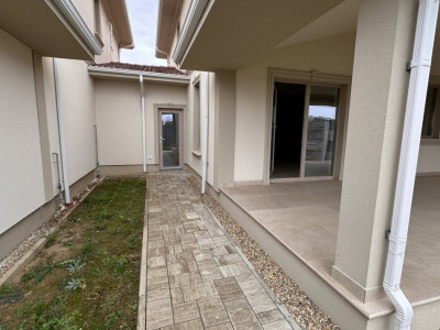 Duplex de vanzare cu 5 camere, despartit prin garaj, zona Giroc imagine mica 17, foxfort.ro