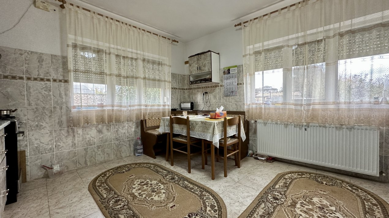 Casa individuala 5 camere si teren 1000 mp, in Sag 6, foxfort.ro