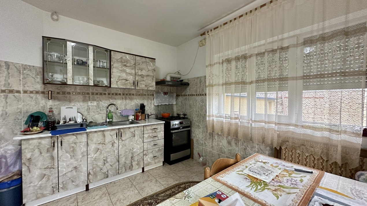 Casa individuala 5 camere si teren 1000 mp, in Sag 7, foxfort.ro