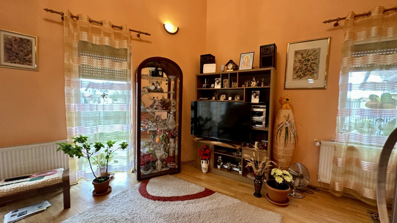 Casa individuala 5 camere si teren 1000 mp, in Sag 15, foxfort.ro