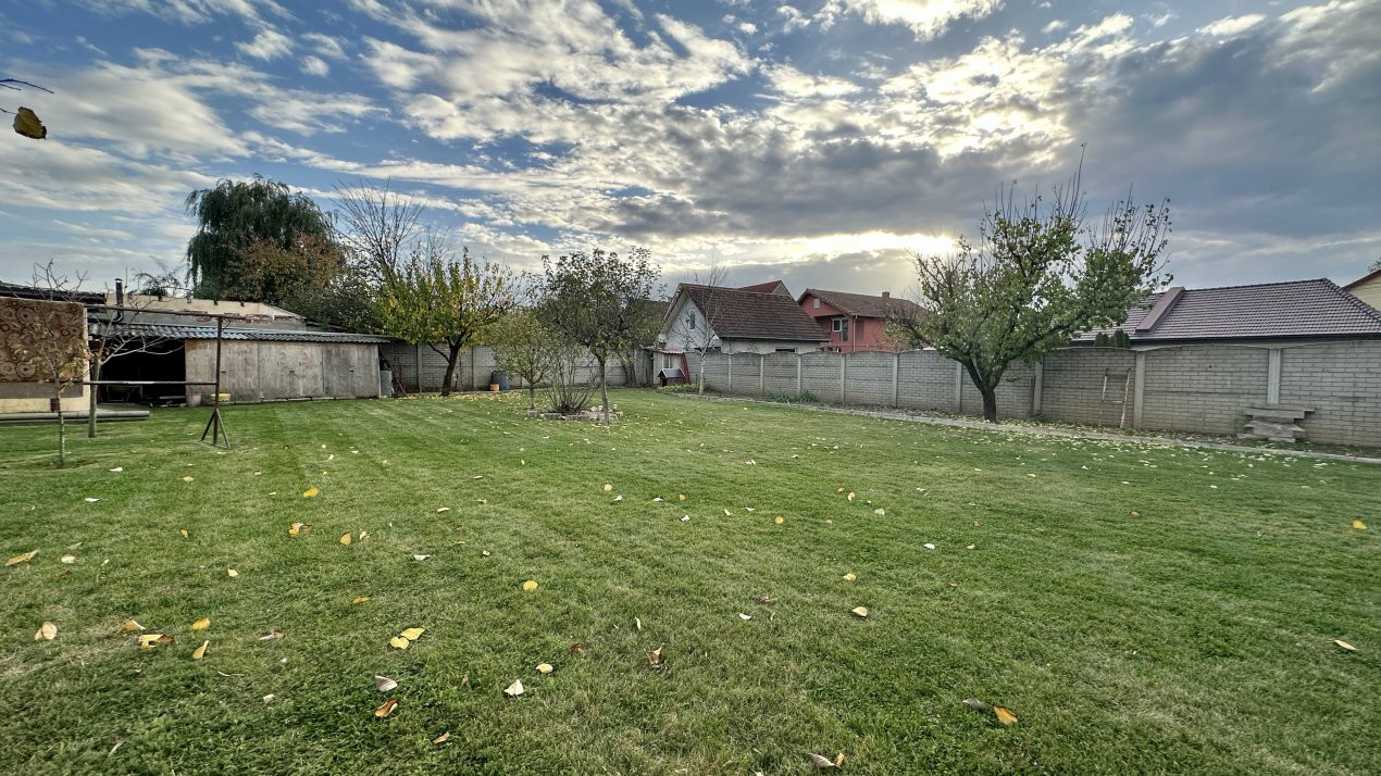 Casa individuala 5 camere si teren 1000 mp, in Sag 20, foxfort.ro