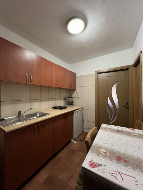 Apartament cu o camera 28 mp de inchiriat, zona Complex Studentesc 4, foxfort.ro
