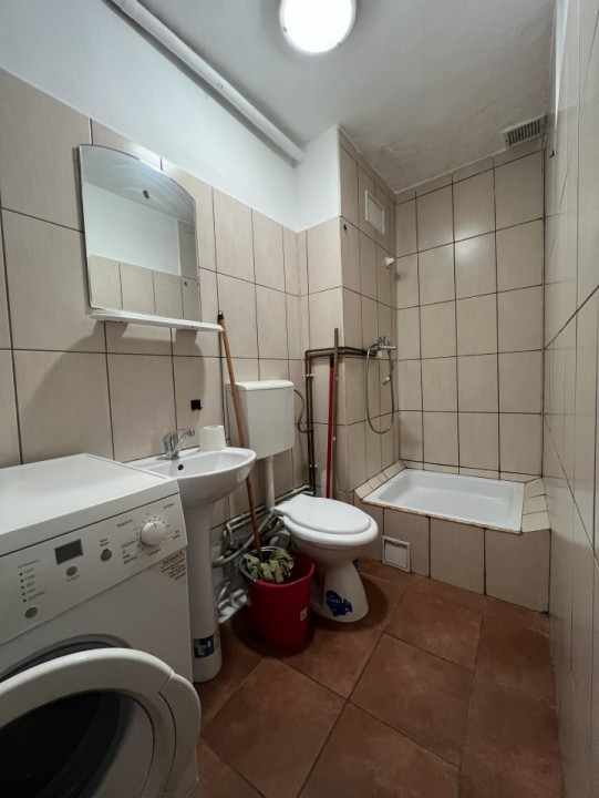 Apartament cu o camera 28 mp de inchiriat, zona Complex Studentesc 6, foxfort.ro