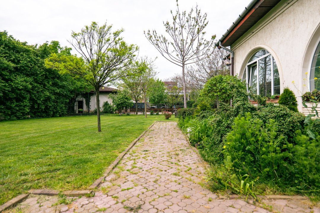 Casa individuala cu teren 1702 mp - ID V4657 23, foxfort.ro