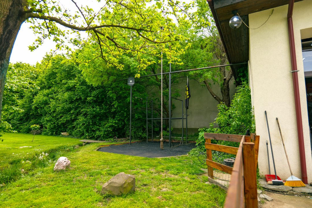 Casa individuala cu teren 1702 mp - ID V4657 28, foxfort.ro