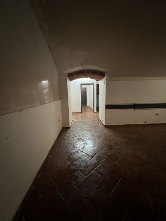 Spatiu comercial, Parter + Demisol, 200 mp, in Piata Libertatii  15, foxfort.ro