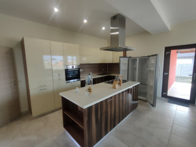 Casa individuala in Giroc 220 mp utili si teren de 660 mp imagine mica 2, foxfort.ro