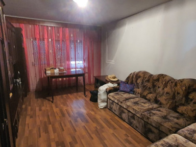 Apartament cu 3 camere la parter zona Steaua - ID V4926