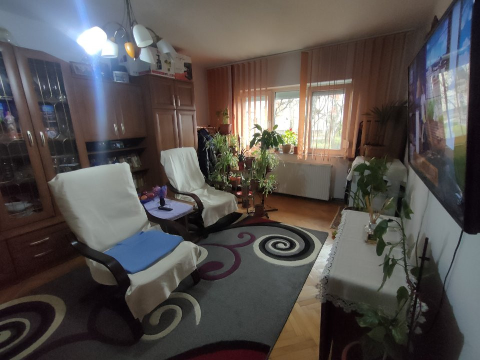 Apartament cu 3 camere decomandat, zona Girocului - ID V4954 8