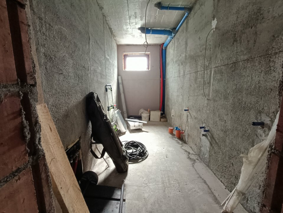 Casa la rosu 6 camere, Chisoda - ID V4970 13, foxfort.ro