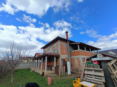 Casa la rosu 6 camere, Chisoda - ID V4970 imagine mica 2, foxfort.ro