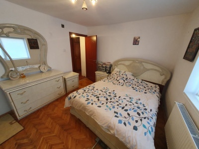 Apartament 2 camere, decomandat, etaj 4, zona Steaua - ID V4972