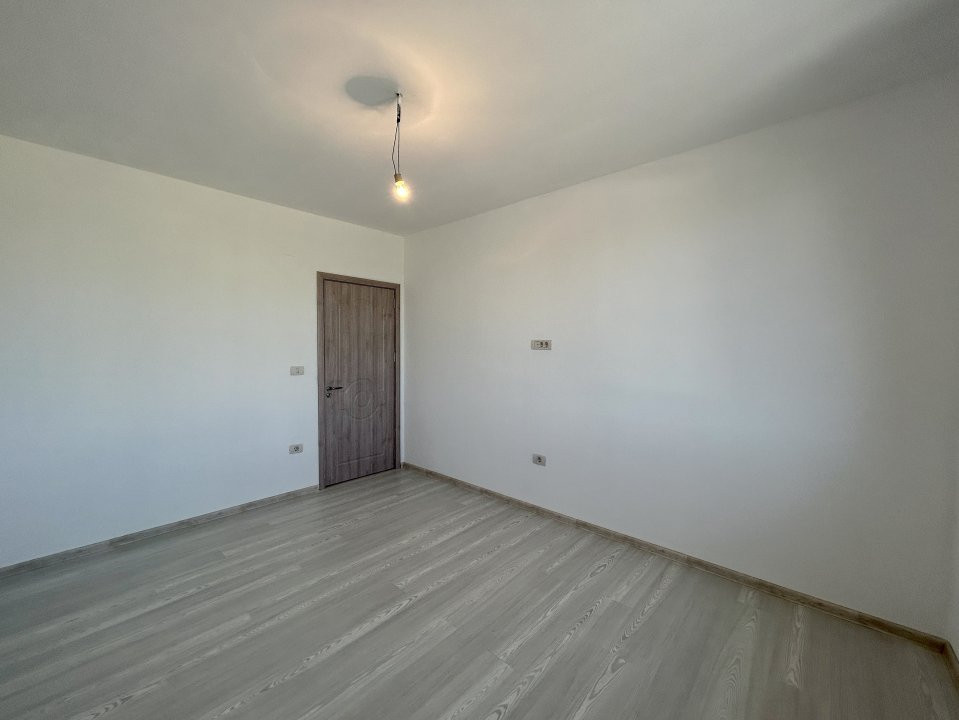 Duplex pe parter 4 camere Ghiroda  7, foxfort.ro
