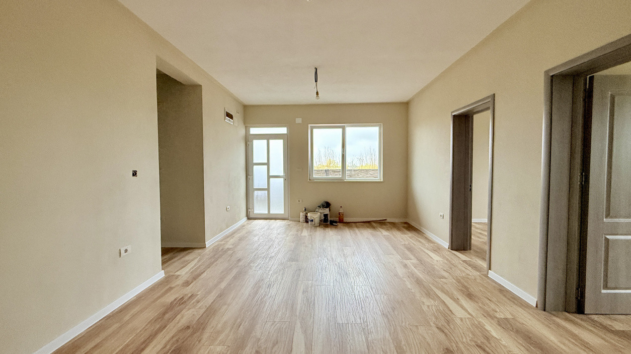 Duplex pe parter 4 camere Ghiroda  3, foxfort.ro