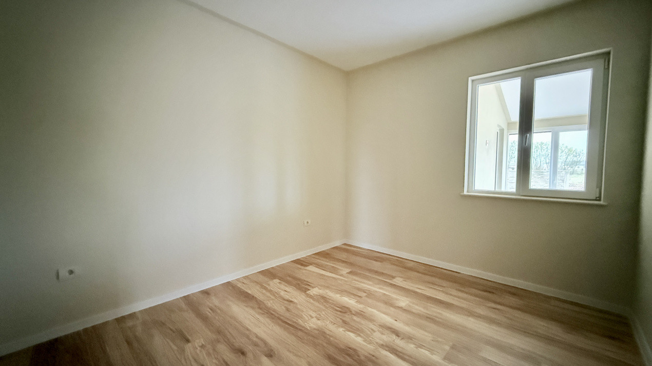 Duplex pe parter 4 camere Ghiroda  8, foxfort.ro