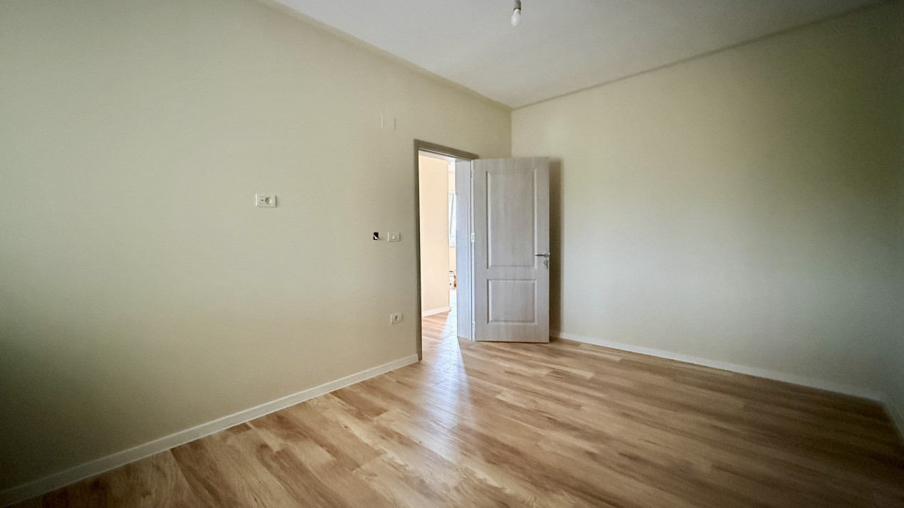 Duplex pe parter 4 camere Ghiroda  9, foxfort.ro