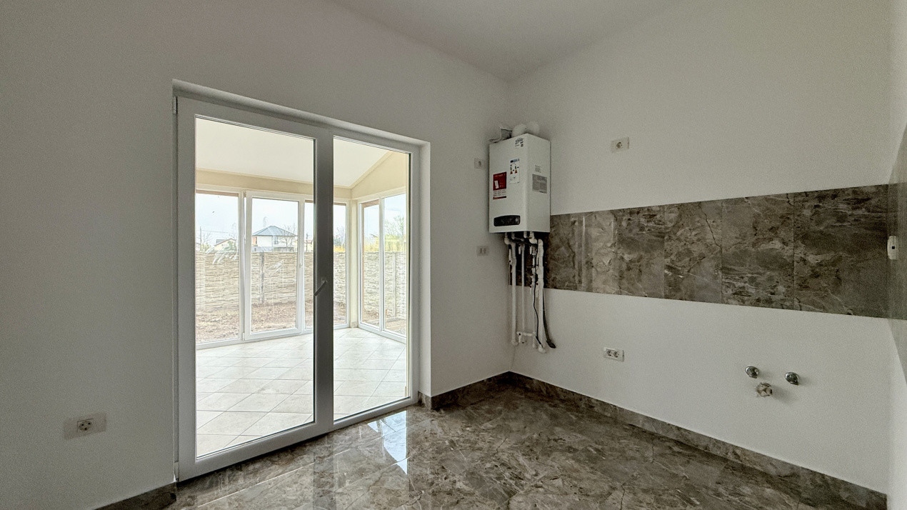 Duplex pe parter 4 camere Ghiroda  10, foxfort.ro