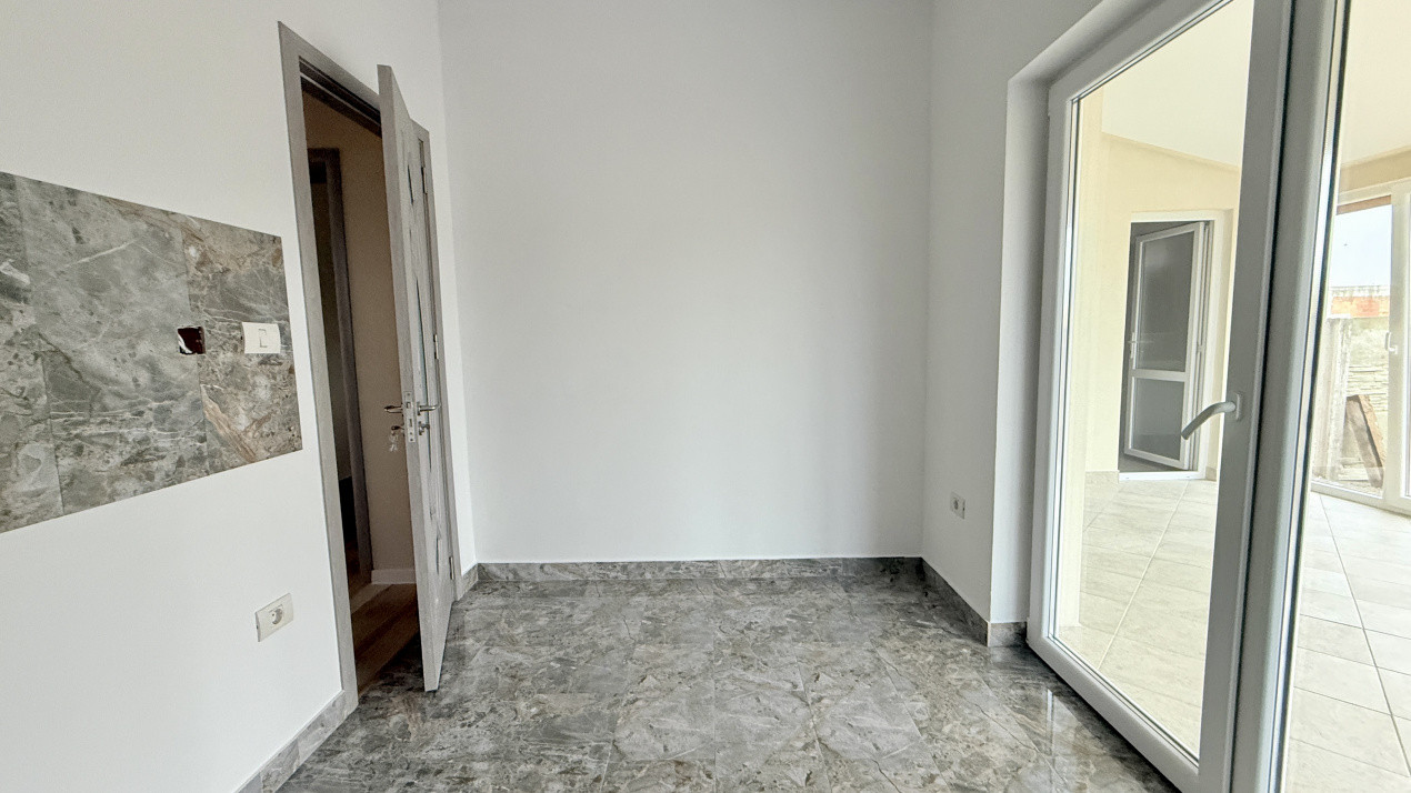 Duplex pe parter 4 camere Ghiroda  11, foxfort.ro