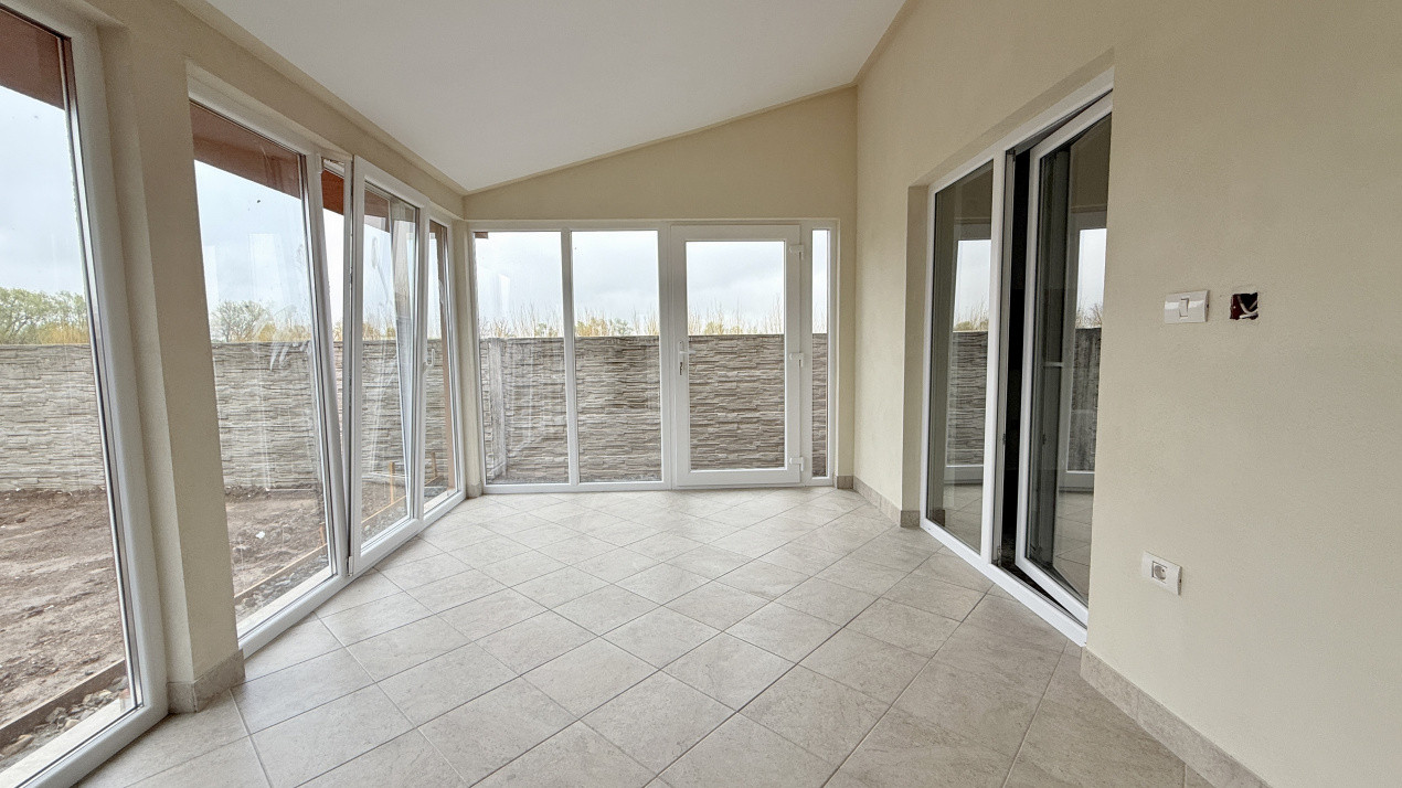 Duplex pe parter 4 camere Ghiroda  13, foxfort.ro