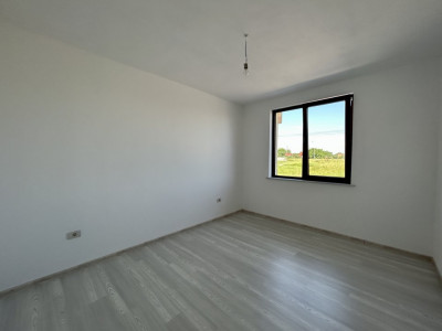 Duplex pe parter 4 camere Ghiroda  imagine mica 6, foxfort.ro