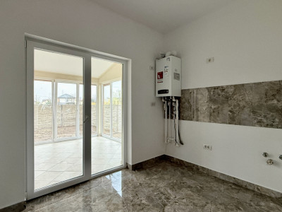 Duplex pe parter 4 camere Ghiroda  imagine mica 10, foxfort.ro