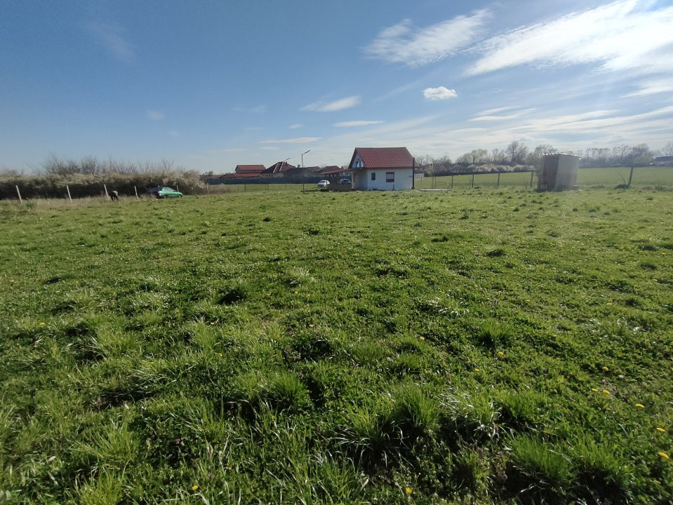 Teren de 2600 mp in Sanmihaiul Roman imprejmuit - ID V5057 7, foxfort.ro