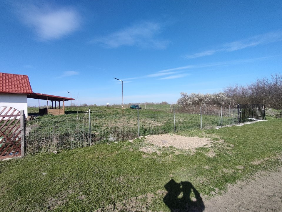 Teren de 2600 mp in Sanmihaiul Roman imprejmuit - ID V5057 8, foxfort.ro